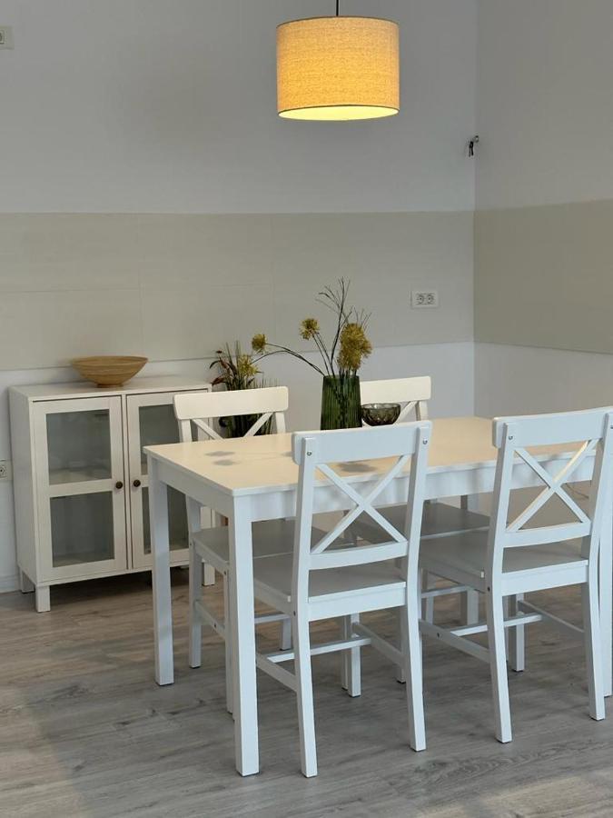 City Center Accommodation 111 레시차 외부 사진